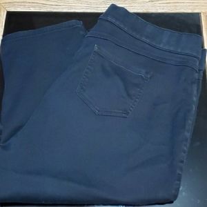 Avenue 24 Black Capri Jeans
